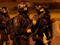 В Белоруссии найдены тайники протестующих со средствами нападения омон