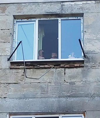 В Кишиневе карабинеры и спасатели не дали детям упасть с третьего этажа