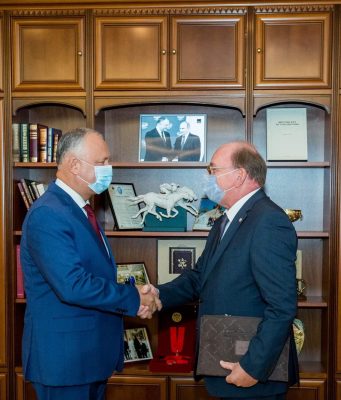 Президент провел встречу с послом России