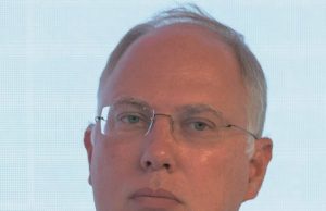 Критикам российской вакцины от коронавируса пора поискать бревно в глазу