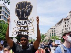 В США снова начались погромы из-за гибели двух афроамериканцев