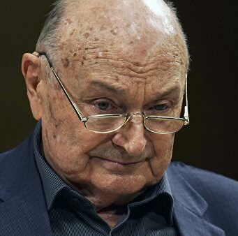 Михаил Жванецкий решил уйти со сцены в виду почтенного возраста