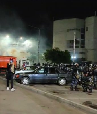 В Бишкеке неизвестные попытались захватить железнодорожную компанию