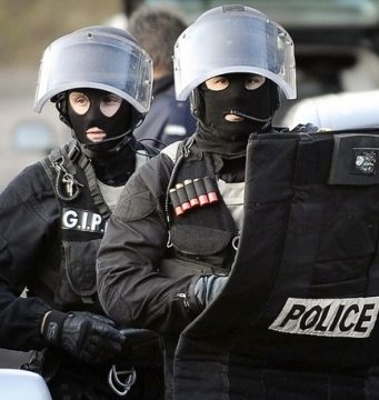 Во Франции начались задержания в связи с убийством учителя