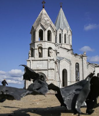 Армения сообщила о ранении российского журналиста при обстреле Карабаха