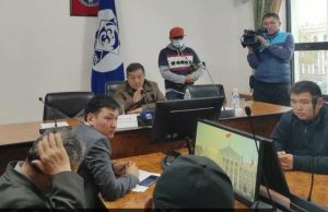 Протестующие в Киргизии провозгласили нового „мэра” Бишкека