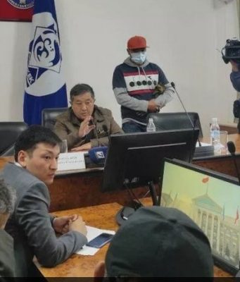 Протестующие в Киргизии провозгласили нового „мэра” Бишкека