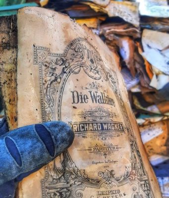 Спасенные из здания филармонии документы будут оцифрованы