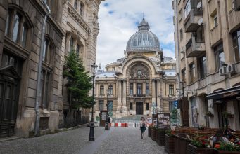 Столица Румынии погружается в карантин Бухарест