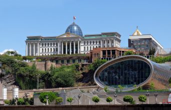 Грузия предложила обсудить Карабах на своей территории