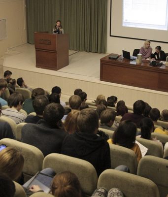 Студенты призывают не втягивать их в политику вуз