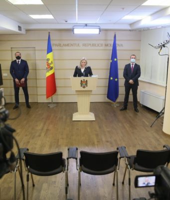 “ЗА МОЛДОВУ”: ВСТУПАТЬ В ЗАКУЛИСНЫЕ, КЕЛЕЙНЫЕ, СЕПАРАТНЫЕ ПЕРЕГОВОРЫ С ЛЕВЫМИ И ПРАВЫМИ МЫ НЕ НАМЕРЕНЫ