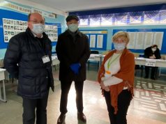 В наблюдении за ходом голосования во втором туре президентских выборов в Молдове наблюдают посол России Олег Васнецов (Фото)