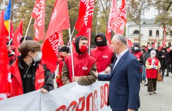 В Молдове люди массово поддержали Игоря Додона