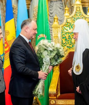 Игорь Додон поздравил Патриарха Кирилла с днем рождения.