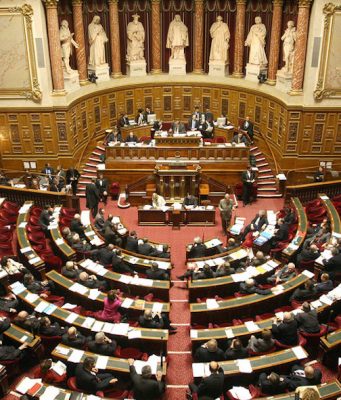 Статус Нагорного Карабаха: Баку спорит с сенатом Франции