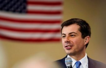 Впервые министром в США станет открытый гей. Байден предложил пост Буттиджичу