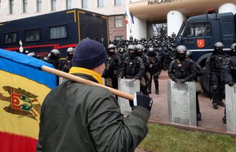 Протесты трактористов в Кишиневе – пострадали полицейские