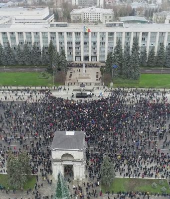 Фуркулицэ о протестах: в разгар пандемии это может закончиться плачевно
