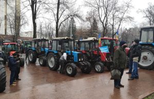 Паскару: За рулем тракторов, которые наезжали на полицейских, были комбатанты