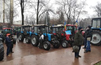 Протесты продолжаются