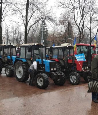 Паскару: За рулем тракторов, которые наезжали на полицейских, были комбатанты