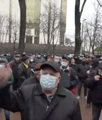 Сторонники Санду требуют в центре Кишинева досрочных выборов в парламент