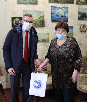 Блокадников, живущих в Молдове, поздравили российские соотечественники