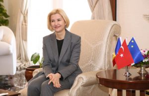 Ирина Влах отправилась в Турцию за помощью в борьбе с коронавирусом Ирина Влах