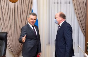 ПОСОЛ РОССИИ ВСТРЕТИЛСЯ С ГЛАВОЙ ПРИДНЕСТРОВЬЯ В.КРАСНОСЕЛЬСКИМ