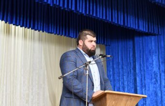 В парламенте появился новый депутат – Григорий Узун узун