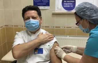 Штефан Гацкан – первый депутат, привившийся от коронавируса