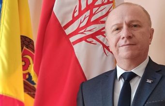 Замглавы Сынжерейского района облили зеленкой, начато расследование