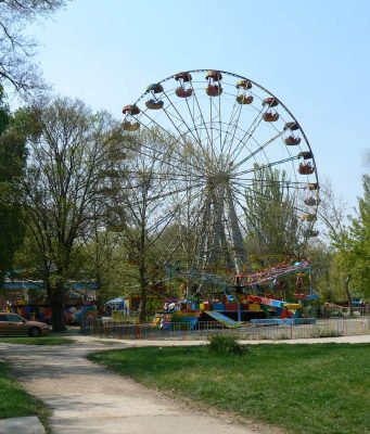 Гулять в парках можно – изменен режим ЧП