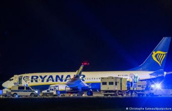 Самолет компании Ryanair совершил экстренную посадку в Берлине