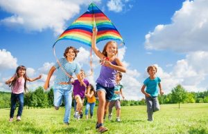 Сколько детей уже отдохнуло в летних лагерях?