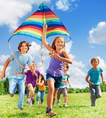 Сколько детей уже отдохнуло в летних лагерях?