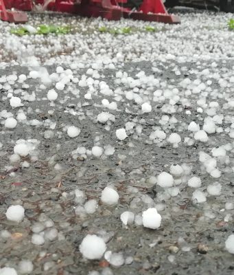 Какой ущерб нанес град, выпавший вчера в Молдове?