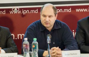 Парликов: дилеры топлива специально нагнетают панику поднятием цен