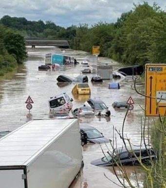 Потом в Европе уносит дома и жизни, есть и пропавшие