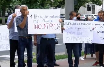 Сельхозпроизводители протестуют у администрации президента в Кишиневе