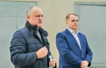 Игорь Додон поддержал в Бельцах кандидата на пост мэра Александра Нестеровского