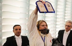 Шошоакэ отстранили от заседаний в Европарламенте и приостановили выплату суточных