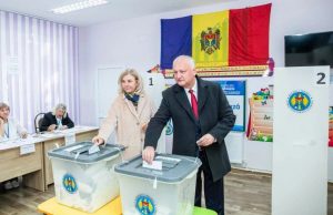 Пятый президент Молдовы, председатель Партии социалистов Игорь Додон заявил, что сегодня голосовал за то, чтобы жизнь в Молдове вернулась в нормальное русло.