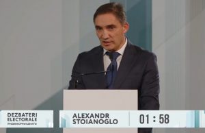 Стояногло: Вы только и делаете, что закрываетесь, за эти годы ничего не построено. Я понимаю, что это не входит в ваши полномочия. Чем вы занимаетесь?