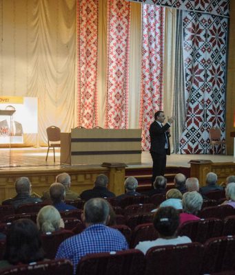 Василий Тарлев в беседе с избирателями в Сороках: Если я стану президентом, то газ, электричество, коммунальные услуги в Молдове будут дешевле, как минимум, на 50 процентов