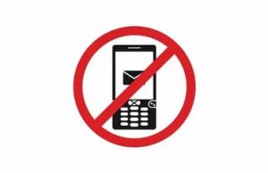С декабря молдавским школьникам запретят пользоваться телефонами на уроках
