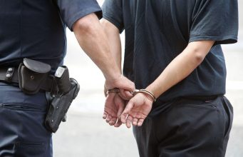 Гражданин Румынии арендовал люкс-автомобили в Великобритании и продавал их на запчасти в Румынии