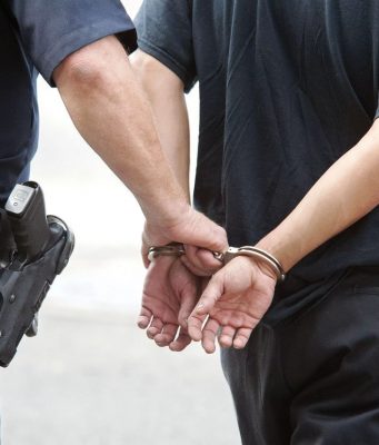 Гражданин Румынии арендовал люкс-автомобили в Великобритании и продавал их на запчасти в Румынии