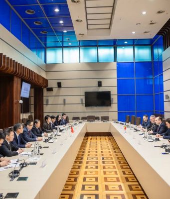 Делегация из Китая прибыла в парламент Молдовы